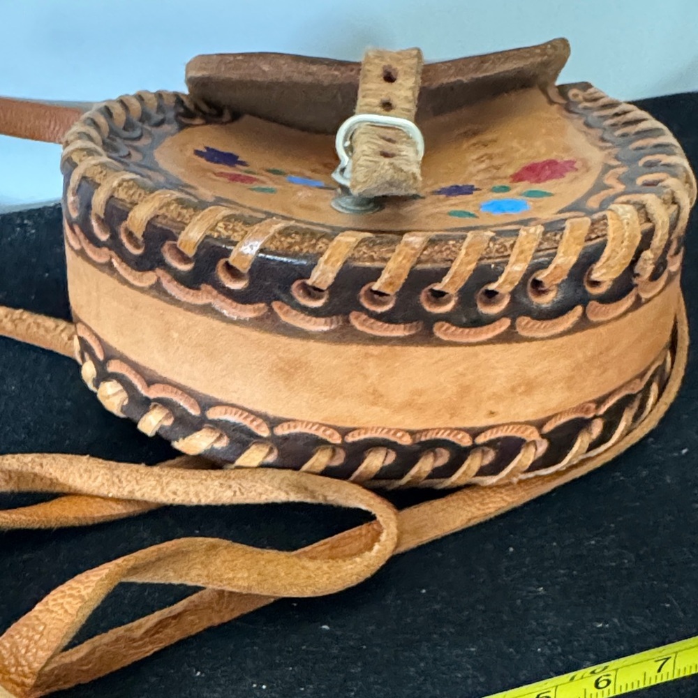 Vintage Handcrafted hand tooled Floral Tan Leather Crossbody Bag - Picture 4 of 9